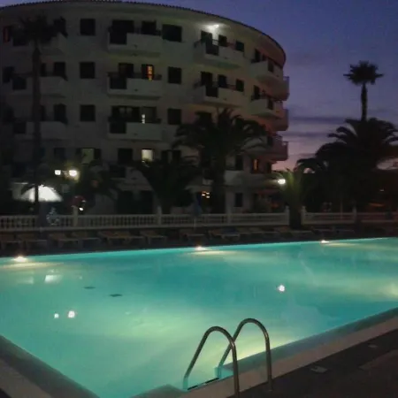 Double Deluxe Vista Piscina/media Cerca De